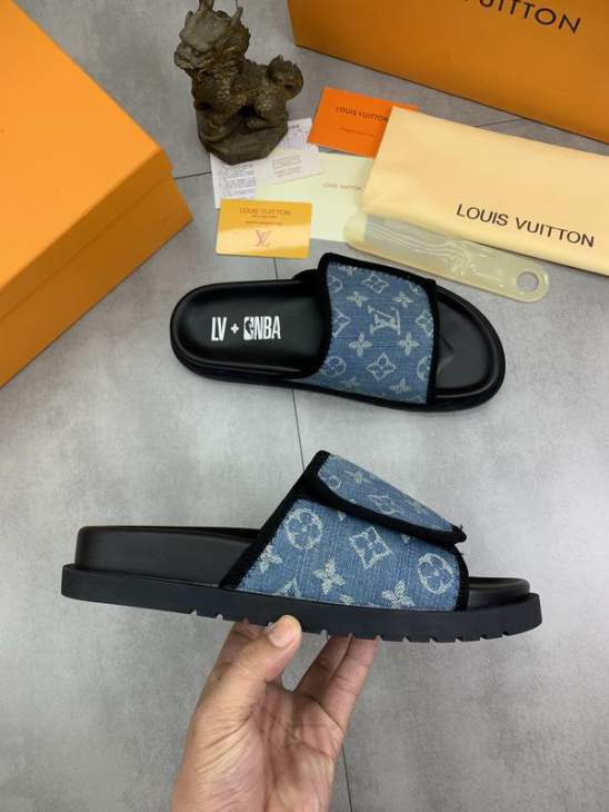 Picture of Louis Vuitton Slippers _SKULVsz38-46mnf03011431